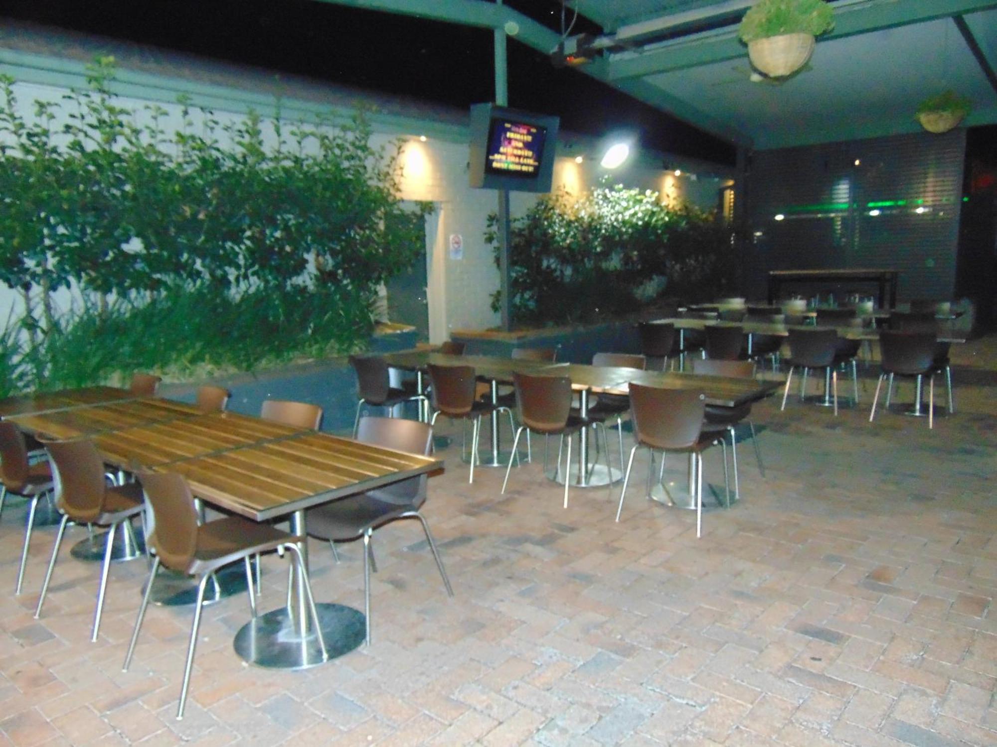 Walshs Hotel Queanbeyan Zewnętrze zdjęcie